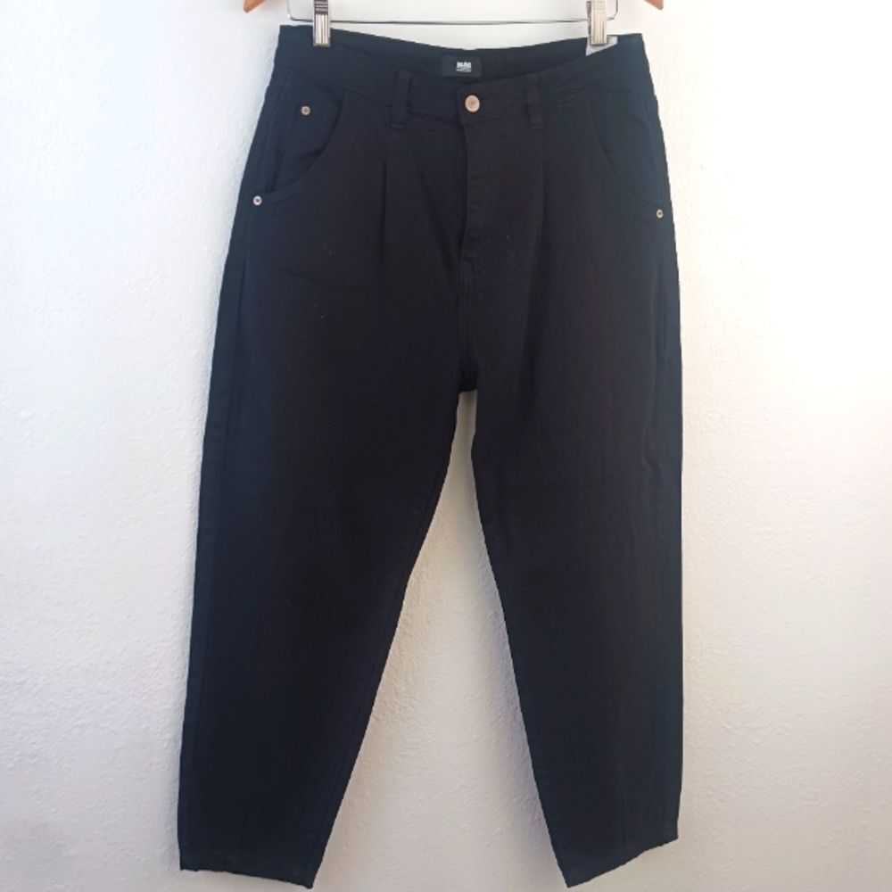 L & M black label pleated black jeans size 9